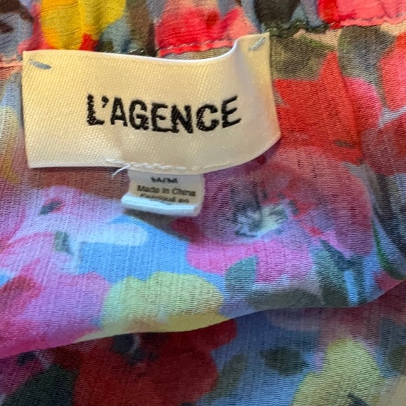 Feminine blouse - Picture 9 of 12